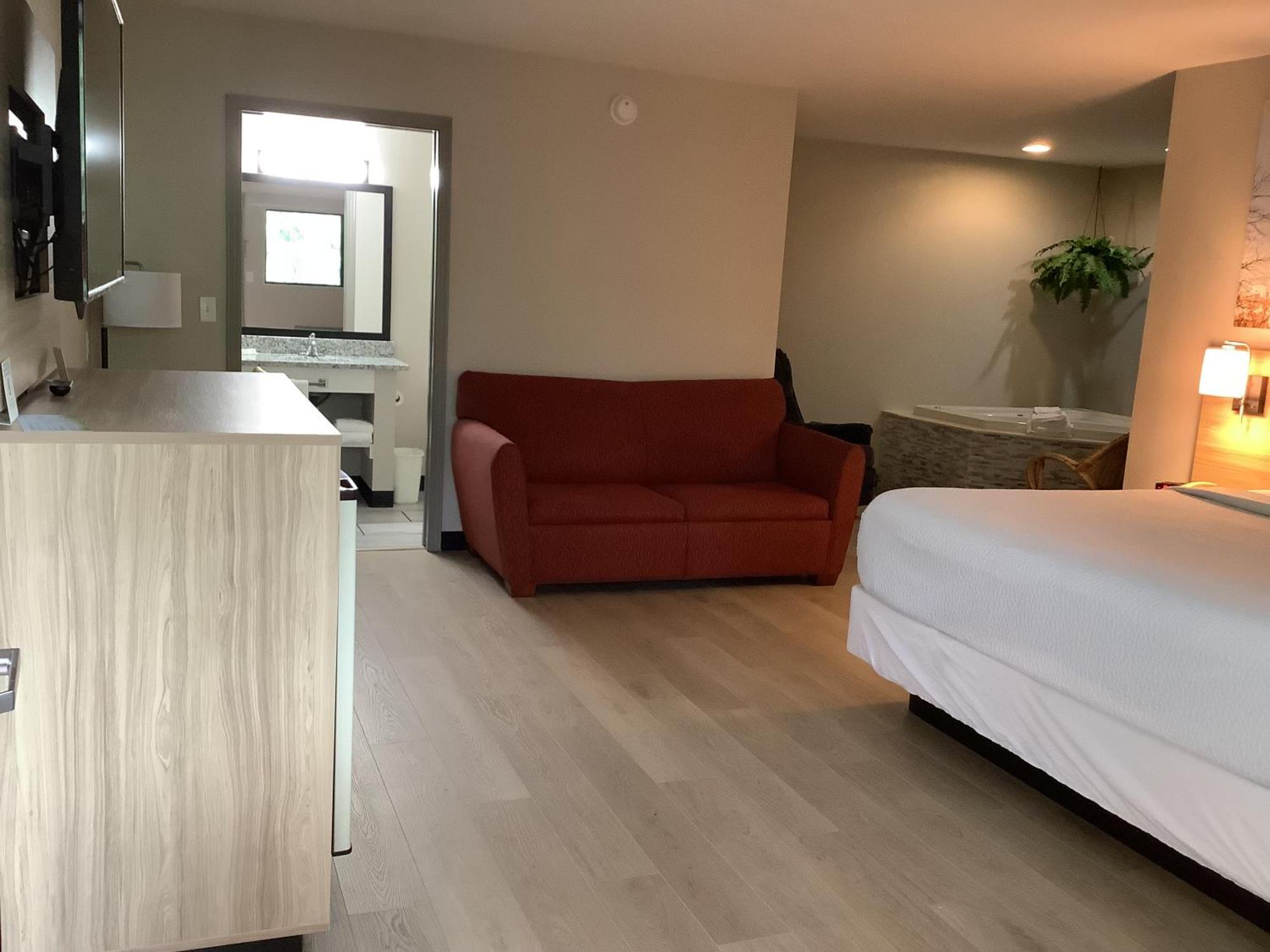 Days Inn By Wyndham Kingdom City Екстериор снимка
